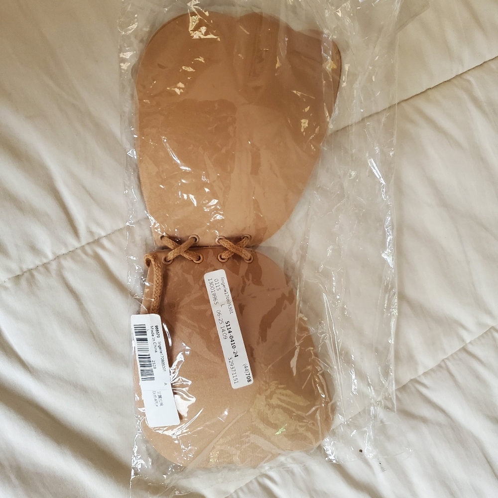 Strapless, backless, adhesive bra - Picture 3 of 3